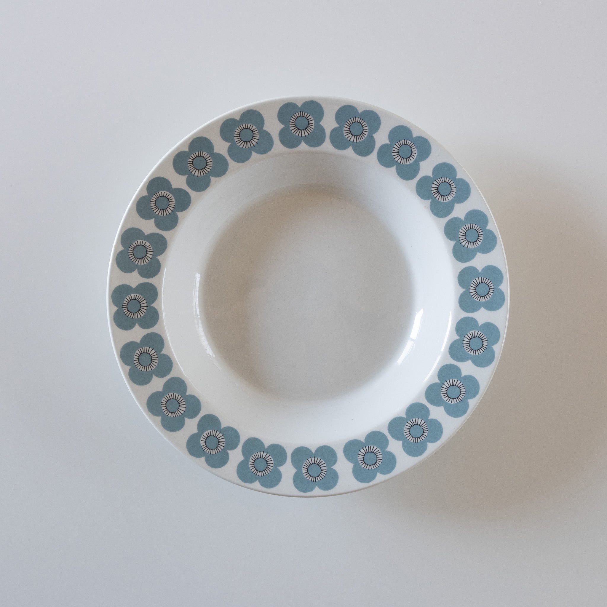 veera (ヴェーラ) deep plate 21.0cm / arabia (アラビア) – 北欧