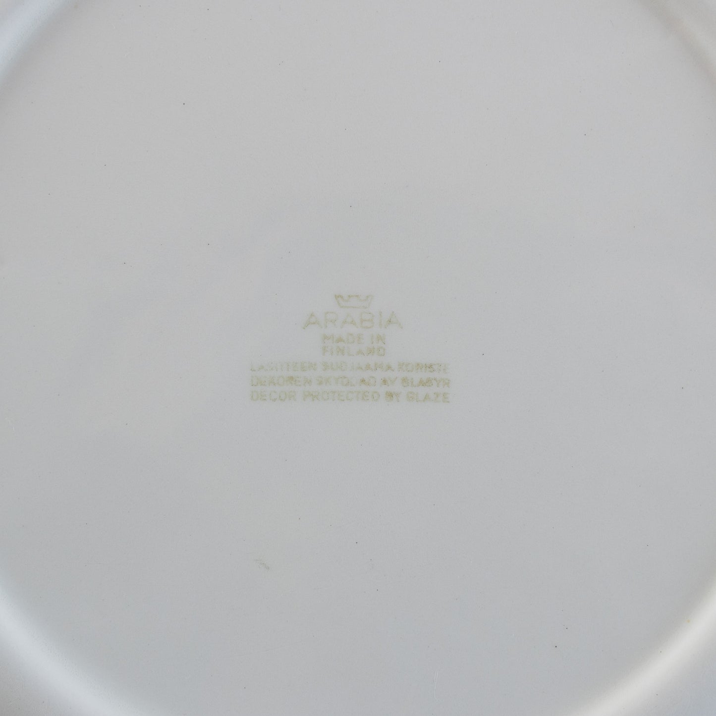 vadelma (ヴァデルマ) plate 23.0cm / arabia (アラビア)