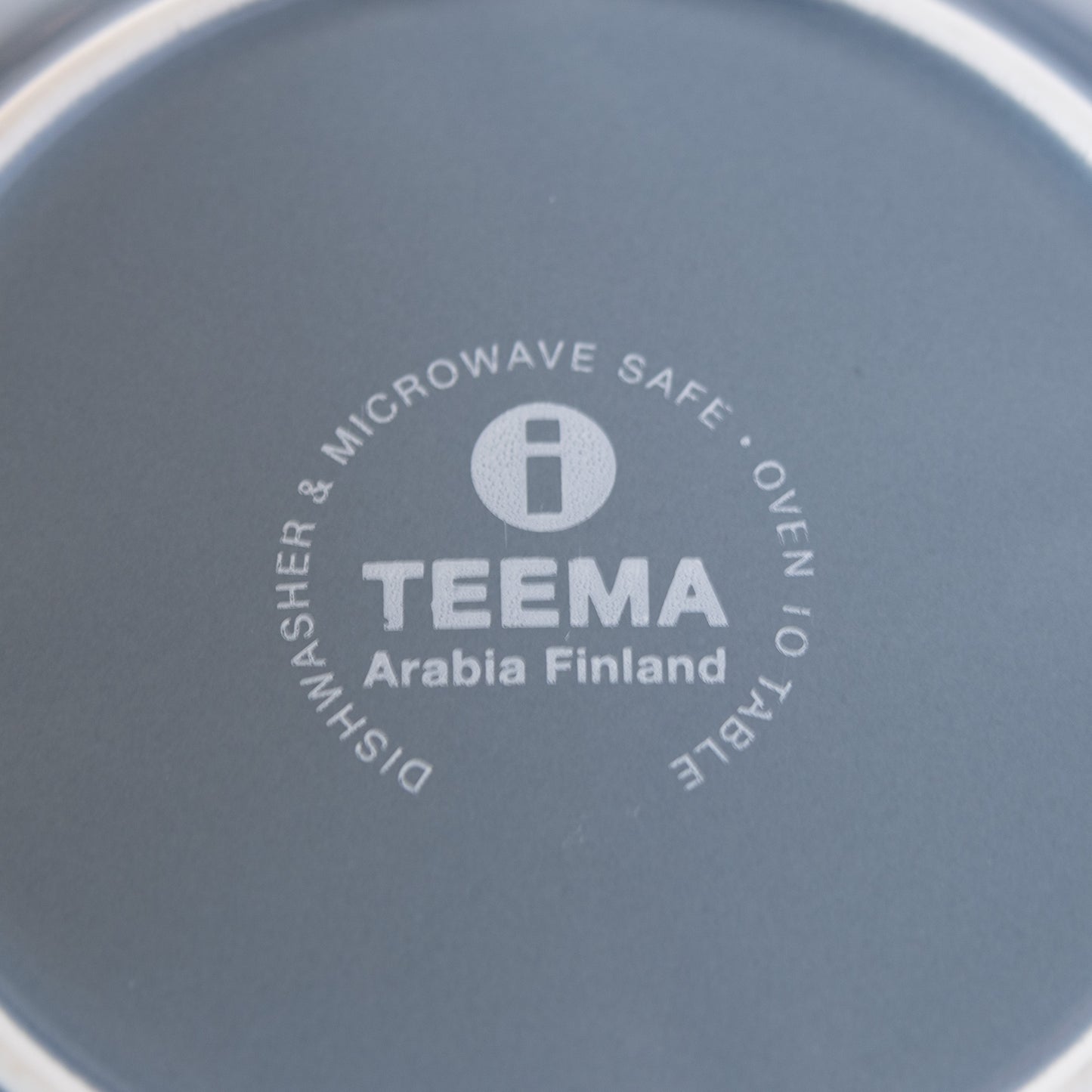 teema (ティーマ) cup & saucer dark grey / arabia (アラビア)