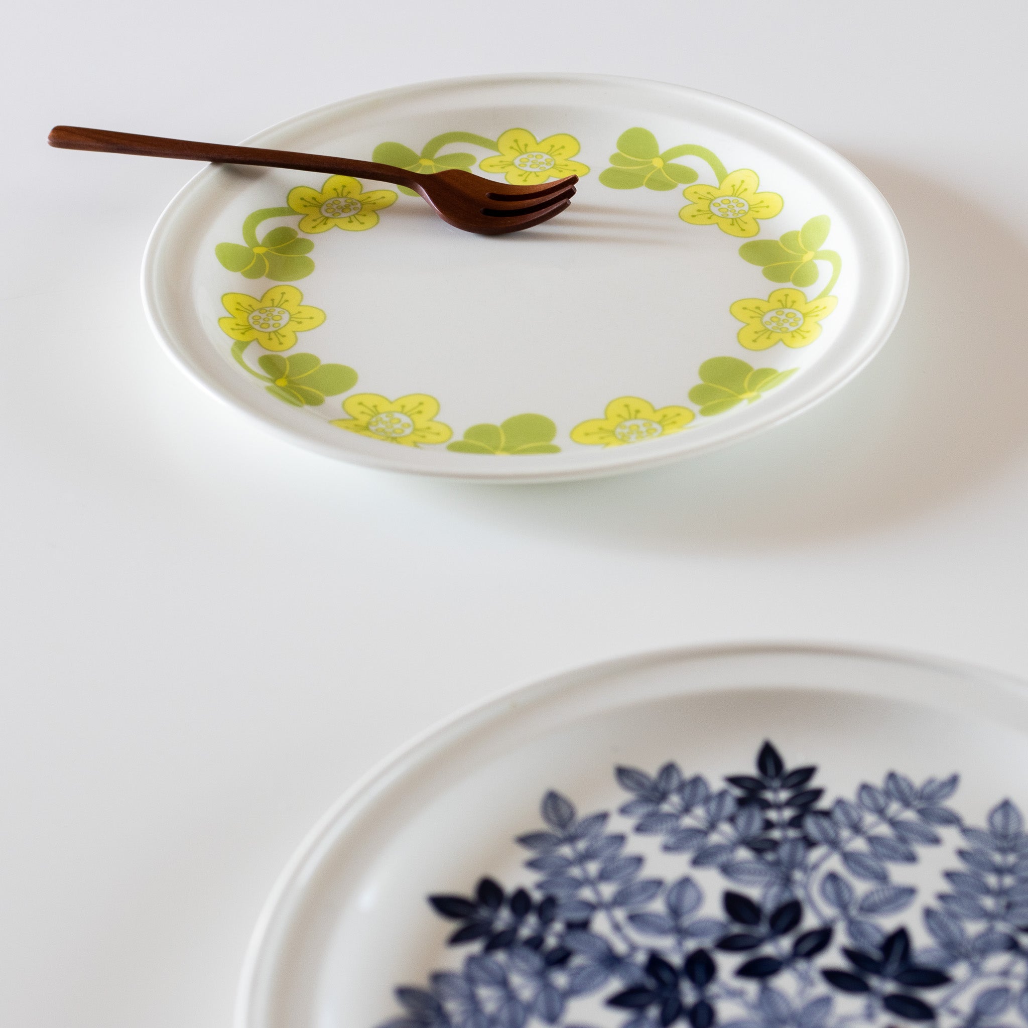 sanna (サンナ) plate 23.5cm / arabia (アラビア) – 北欧ヴィンテージ