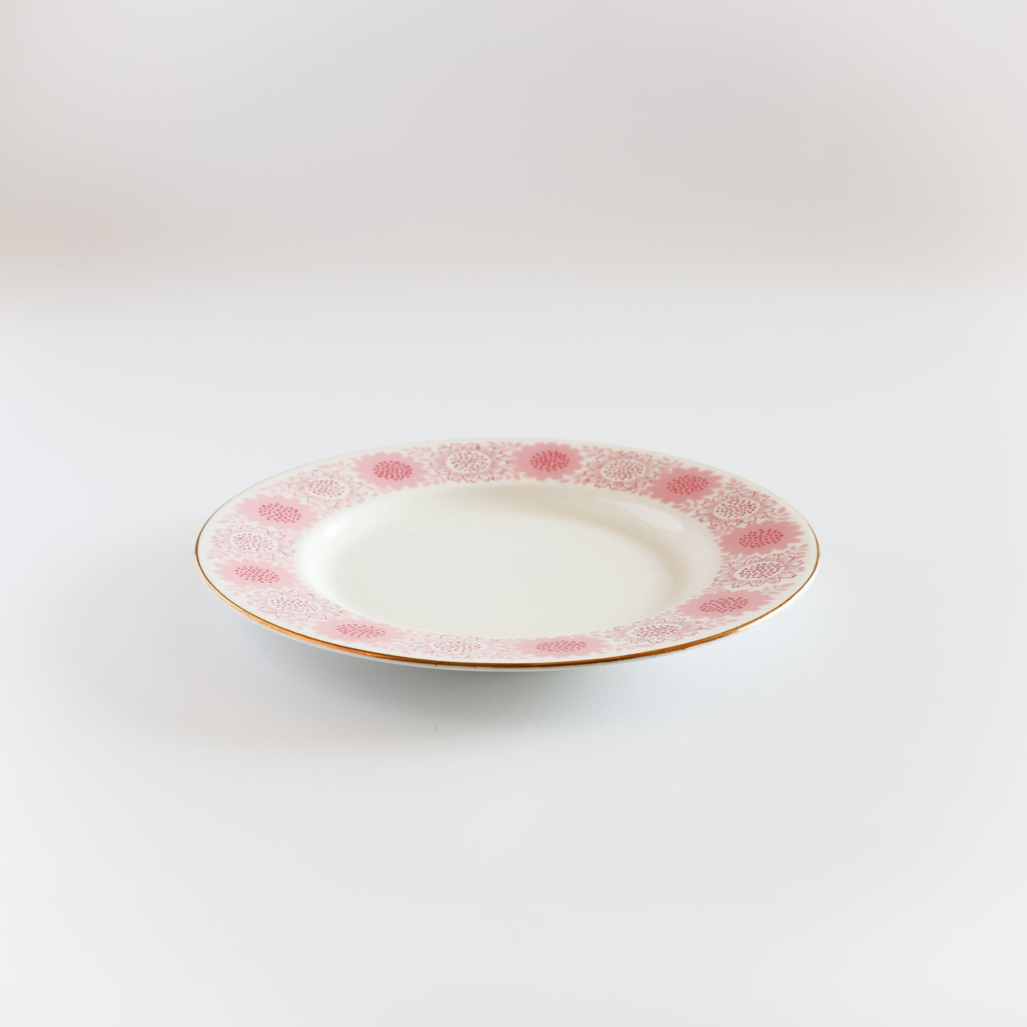 heili (ヘイリ) plate 17.5cm / arabia (アラビア)